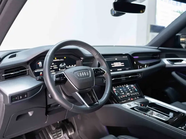 Audi Q6 — Фото автомобиля 11