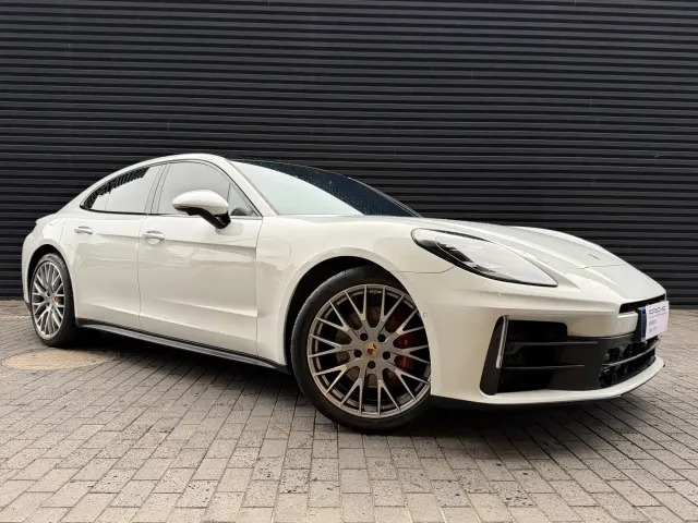 Porsche Panamera — Фото автомобиля 2