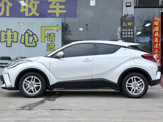 Toyota C-HR — Фото автомобиля 13