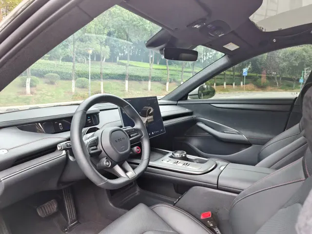 Xiaomi SU7 — Фото автомобиля 4