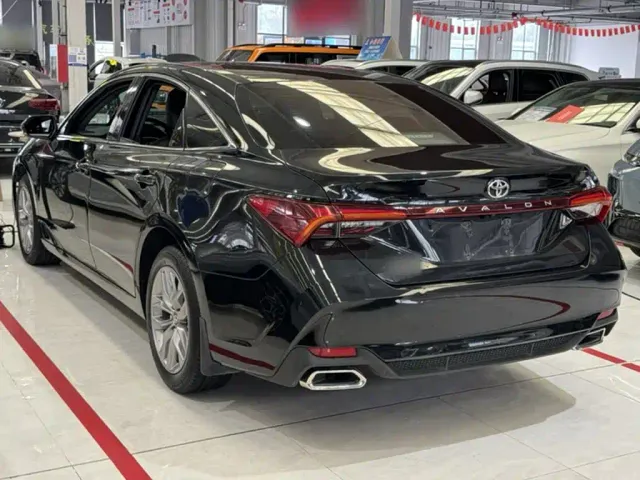 Toyota Avalon — Фото автомобиля 4