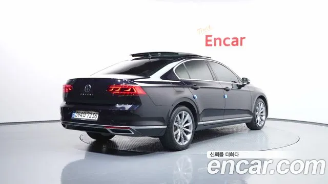 Volkswagen Passat — Фото автомобиля 2