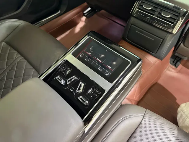 Audi A8 — Фото автомобиля 9