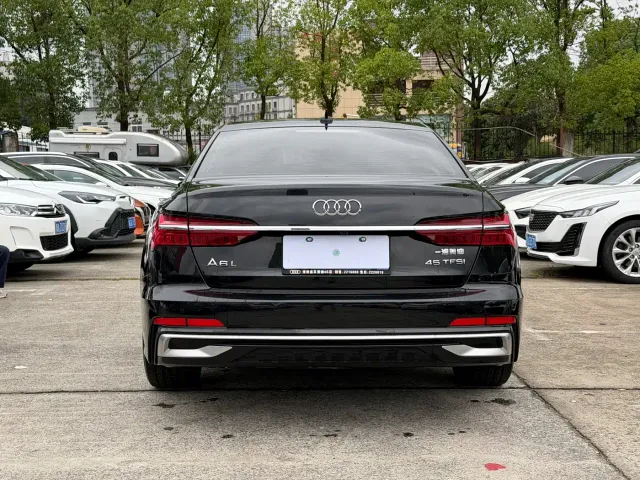 Audi A6L — Фото автомобиля 7