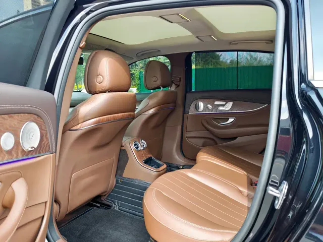 Mercedes-Benz E-Class — Фото автомобиля 6