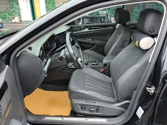 Volkswagen Passat — Фото автомобиля 14