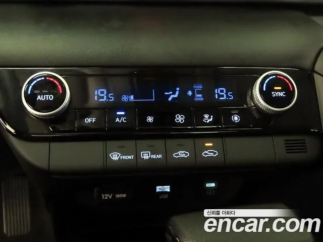 Hyundai Avante CN7 — Фото автомобиля 10