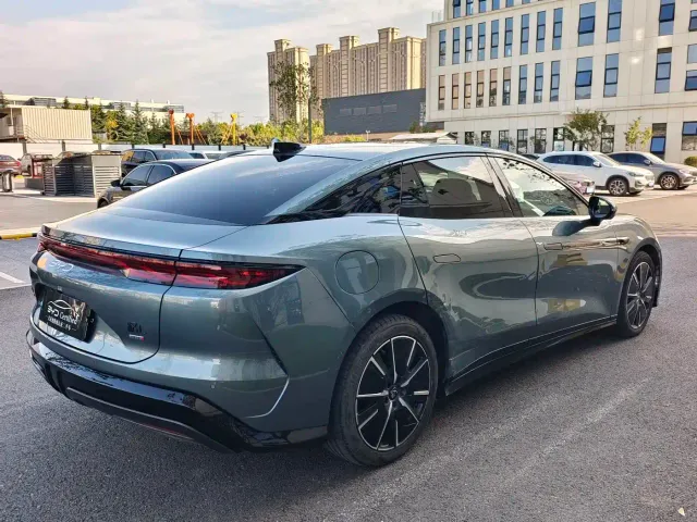 BYD Han L — Фото автомобиля 9
