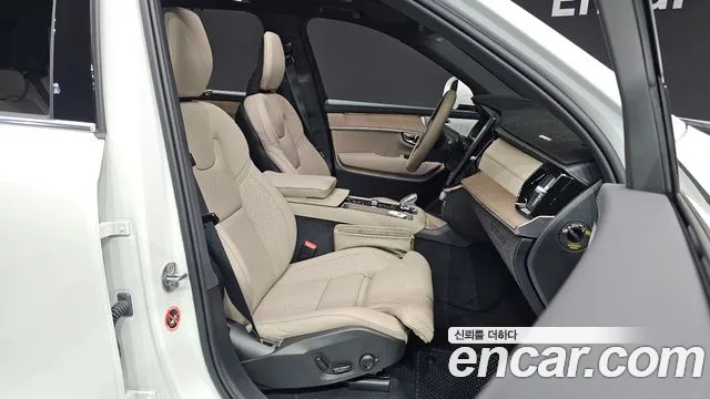 Volvo XC90 Generation 2 — Фото автомобиля 26