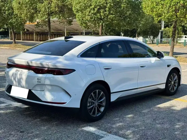 BYD Qin L — Фото автомобиля 7