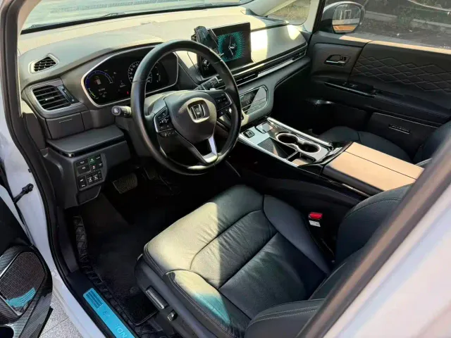 Honda Elysion — Фото автомобиля 8