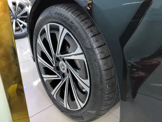 Mercedes-Benz E-Class — Фото автомобиля 22