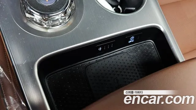 Genesis GV70 — Фото автомобиля 30