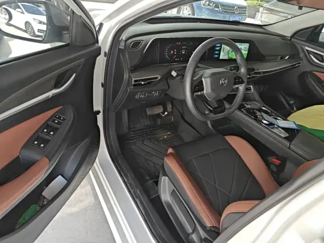 Changan Eado — Фото автомобиля 15