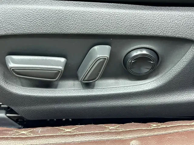 Toyota Camry — Фото автомобиля 18
