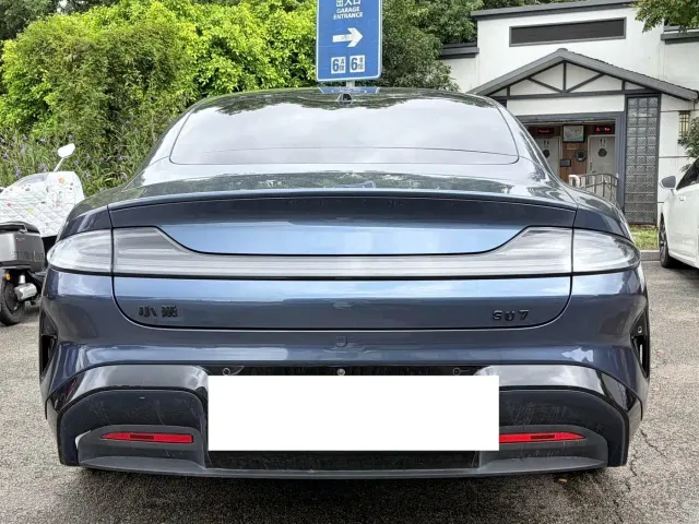 Xiaomi SU7 — Фото автомобиля 5