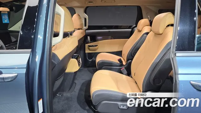Kia Carnival Generation 4 — Фото автомобиля 12