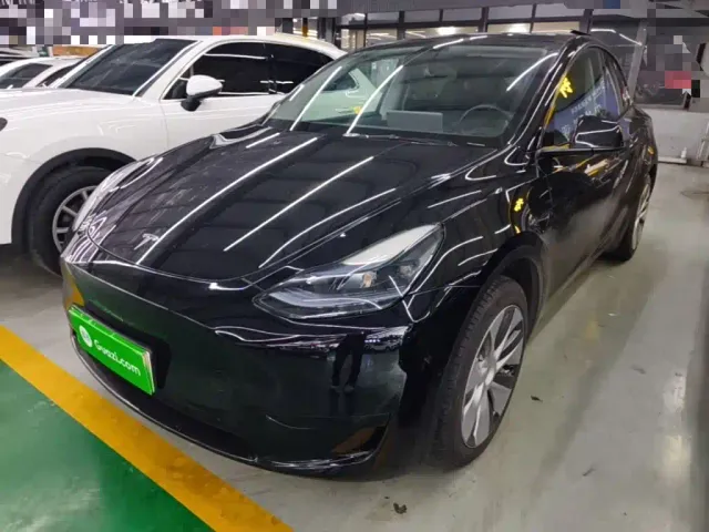 Фотография автомобиля — Tesla Model Y
