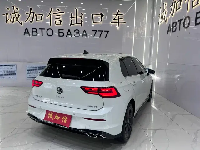 Volkswagen Golf — Фото автомобиля 4