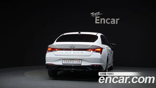 Hyundai AVANTE Avante (CN7) — Фото автомобиля 4