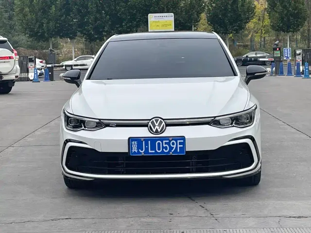 Volkswagen Golf — Фото автомобиля 2