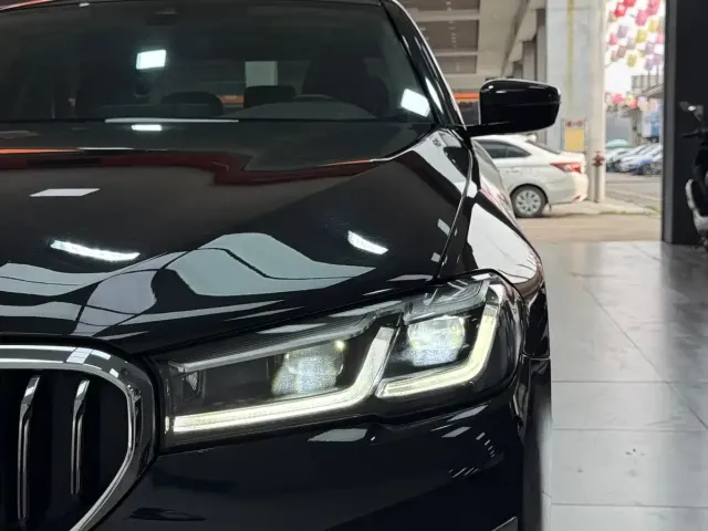 BMW 5 Series — Фото автомобиля 16