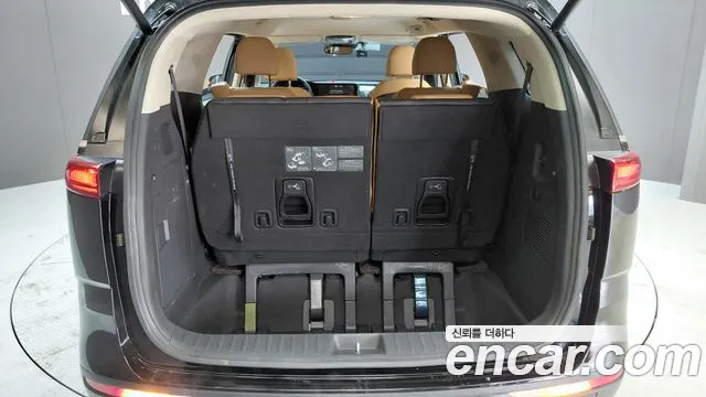 Kia Carnival Generation 4 — Фото автомобиля 24