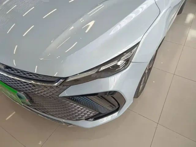 Geely Emgrand L — Фото автомобиля 23