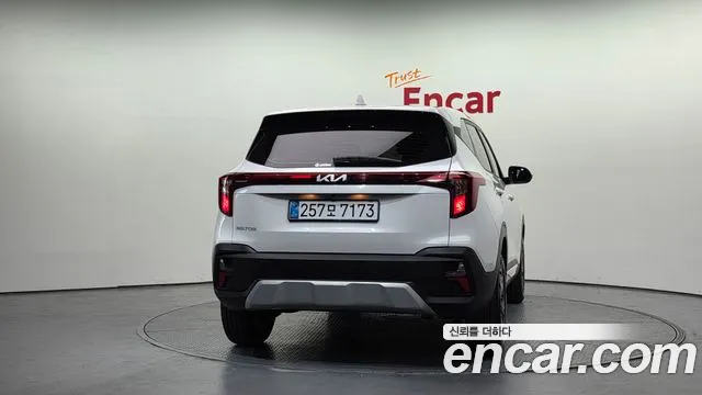 Kia Seltos Бензин 1.6 турбо 2WD — Фото автомобиля 4