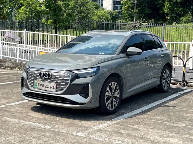 Фотография автомобиля — Audi Q4 e-tron