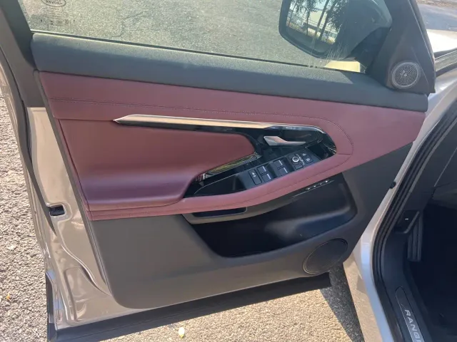 Land Rover Range Rover Evoque — Фото автомобиля 12