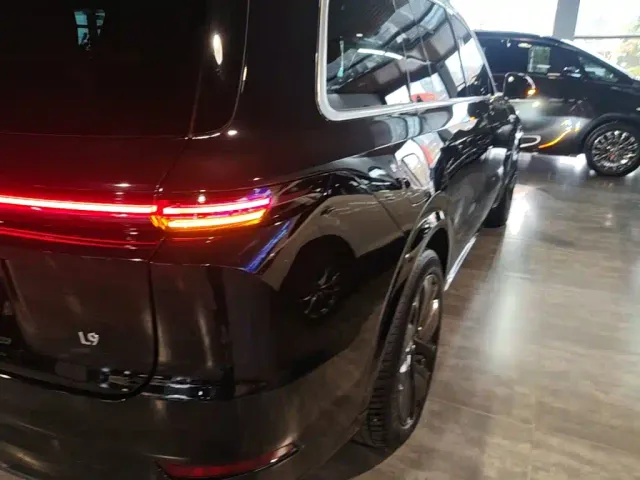 Li Auto L9 — Фото автомобиля 7