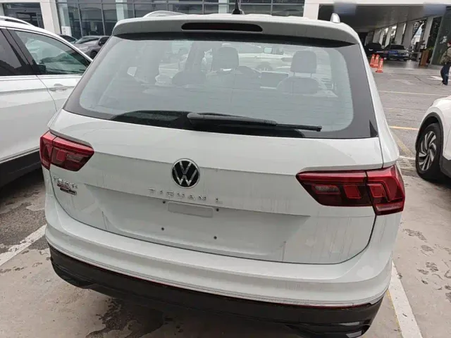 Volkswagen Tiguan L — Фото автомобиля 5