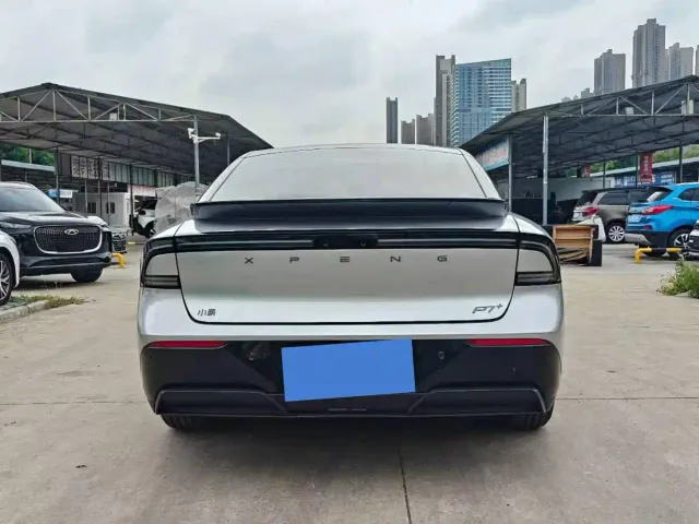Xpeng P7+ — Фото автомобиля 7