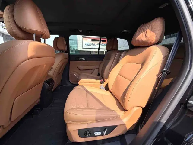 Li Auto ONE — Фото автомобиля 4