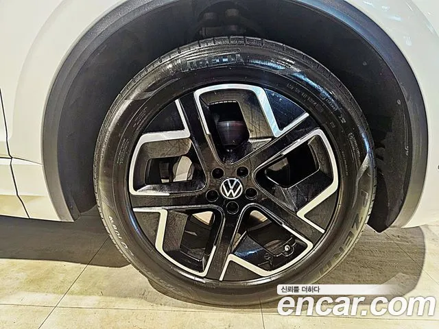 Volkswagen Touareg Generation 3 — Фото автомобиля 5