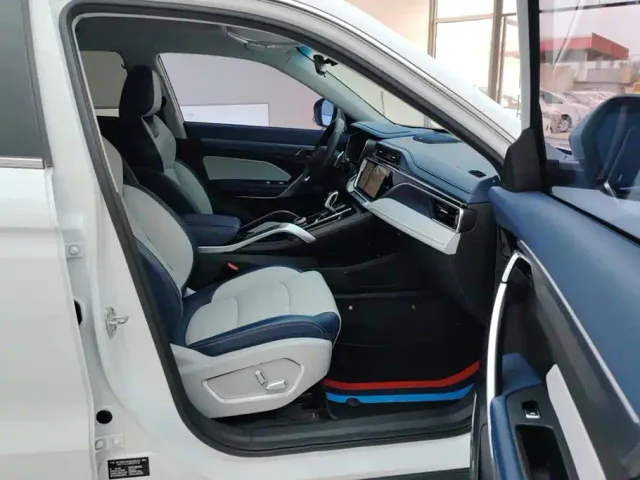 Geely Boyue — Фото автомобиля 8