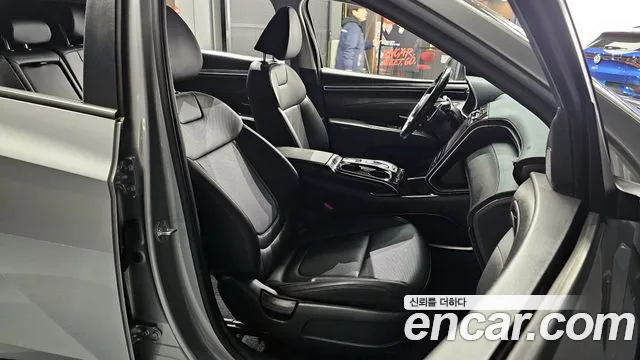 Hyundai Tucson Tucson (NX4) Дизель 2.0 2WD — Фото автомобиля 12