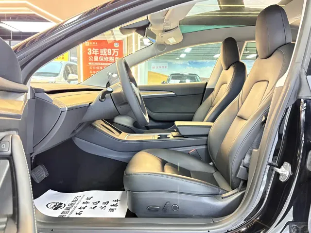 Tesla Model 3 — Фото автомобиля 9