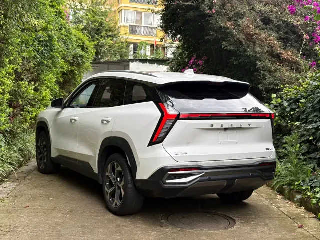 Geely Boyue L — Фото автомобиля 13