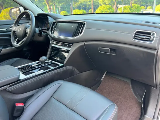 GAC Trumpchi GS8 — Фото автомобиля 18