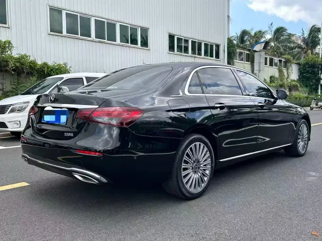 Mercedes-Benz E-Class — Фото автомобиля 7