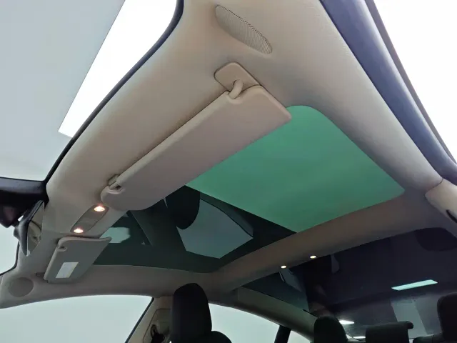 Tesla Model 3 — Фото автомобиля 9