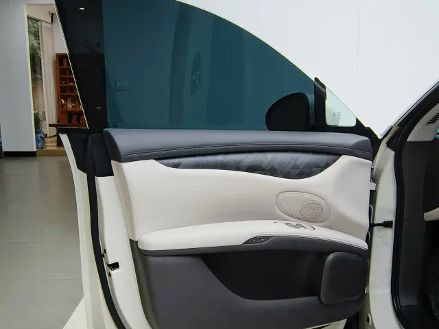 IM Motors LS6 — Фото автомобиля 13