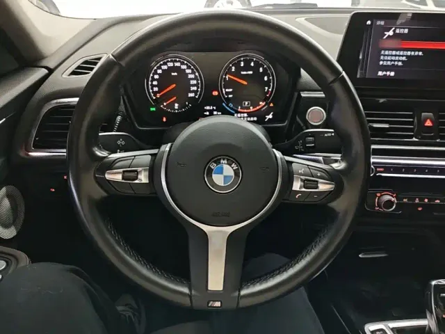 BMW 1 Series — Фото автомобиля 10