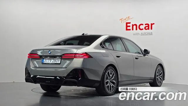 BMW 5-Series — Фото автомобиля 2