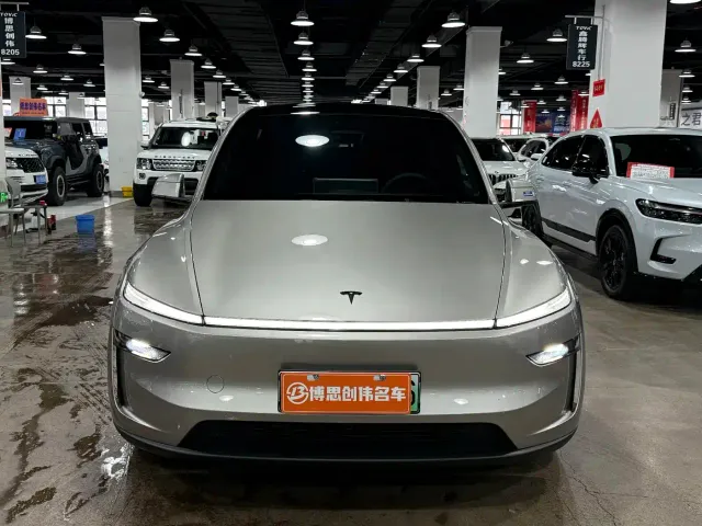 Tesla Model Y L — Фото автомобиля 2