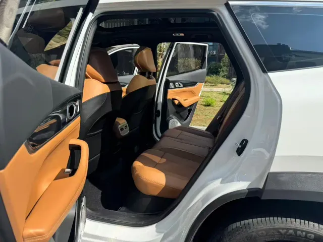 Geely Boyue L — Фото автомобиля 5