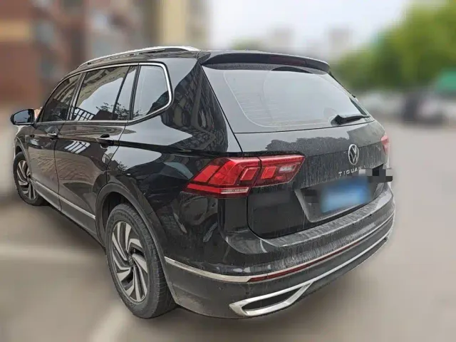 Volkswagen Tiguan L — Фото автомобиля 24