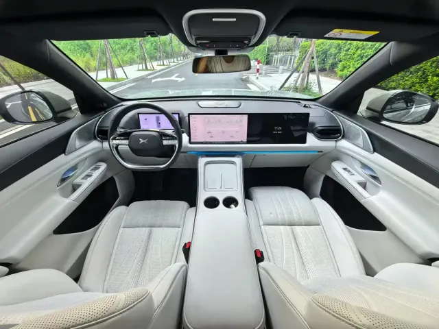 Xpeng G9 — Фото автомобиля 16
